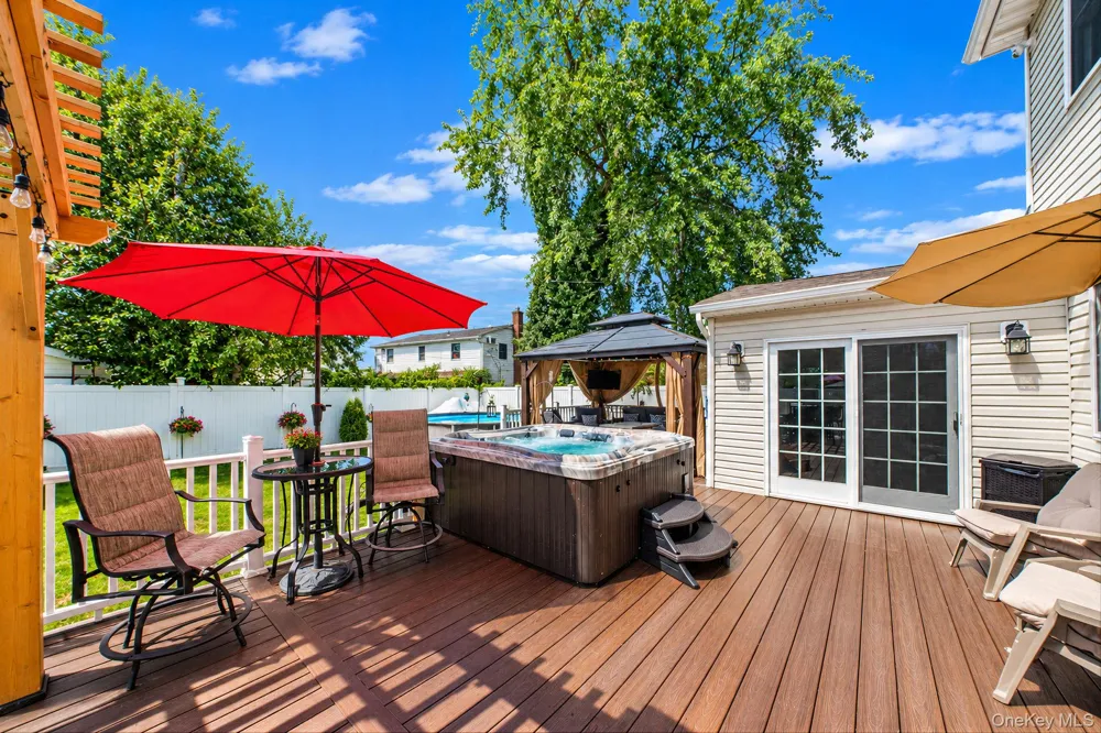 16 Salem Road Hicksville, NY 11801