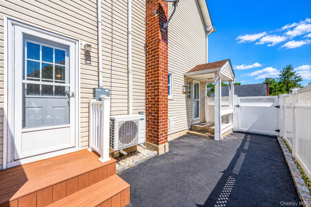 16 Salem Road Hicksville, NY 11801