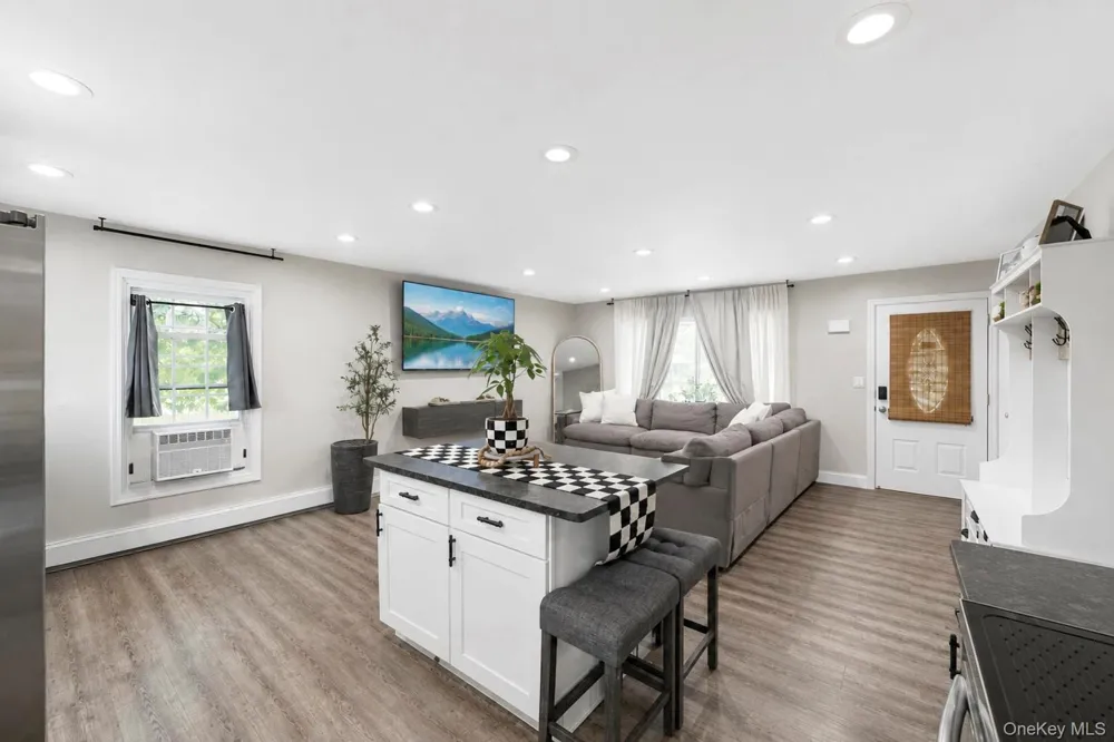 13 Adobe Drive Shirley, NY 11967