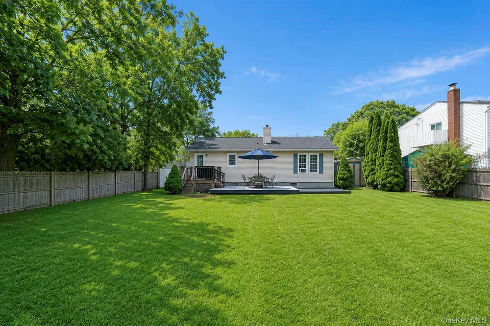 13 Adobe Drive Shirley, NY 11967