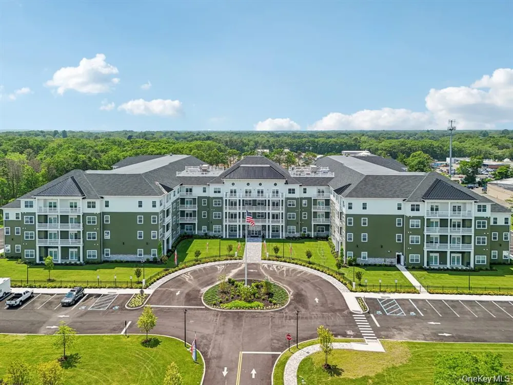4180 Sunrise Highway Oakdale, NY 11769