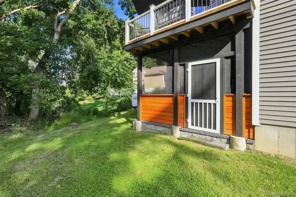 15 Rock Cut Lane Pleasant Valley, NY 12569