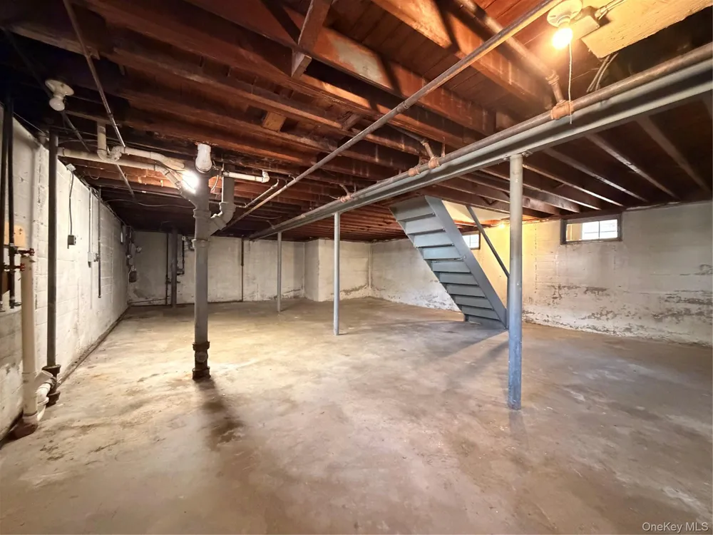 82-26 258th Street Glen Oaks, NY 11004