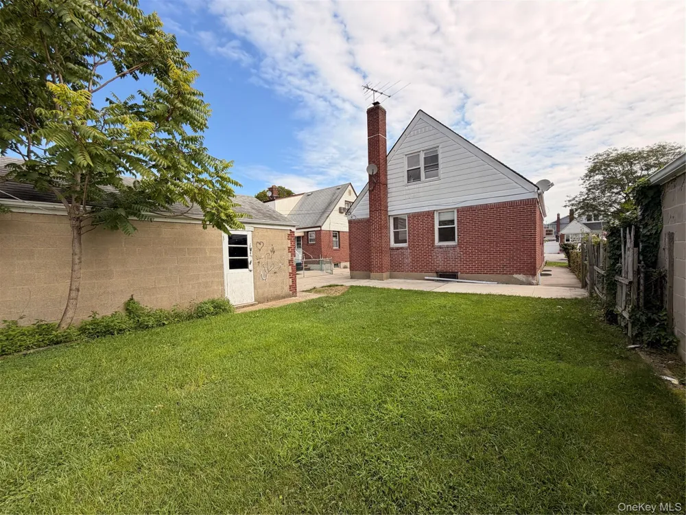 82-26 258th Street Glen Oaks, NY 11004