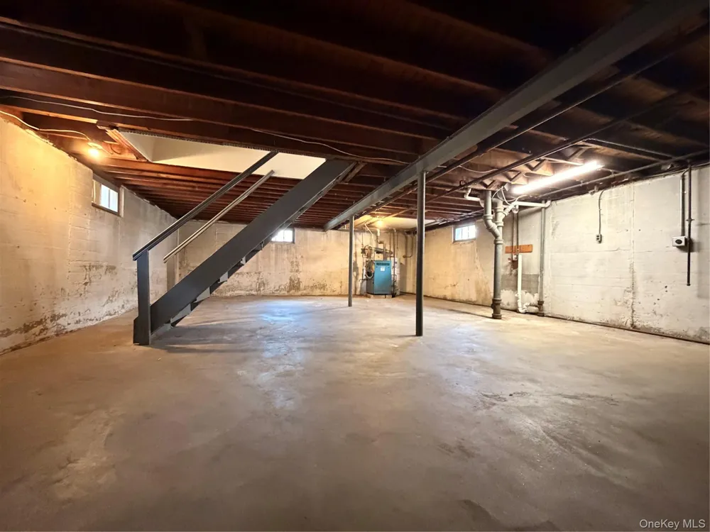 82-26 258th Street Glen Oaks, NY 11004