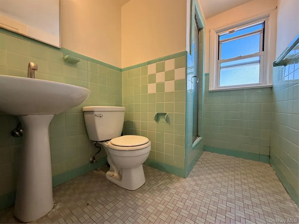 82-26 258th Street Glen Oaks, NY 11004