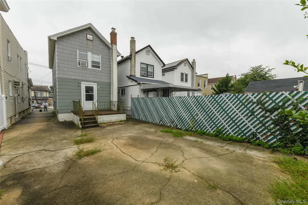85-11 Sutter Avenue Ozone Park, NY 11417