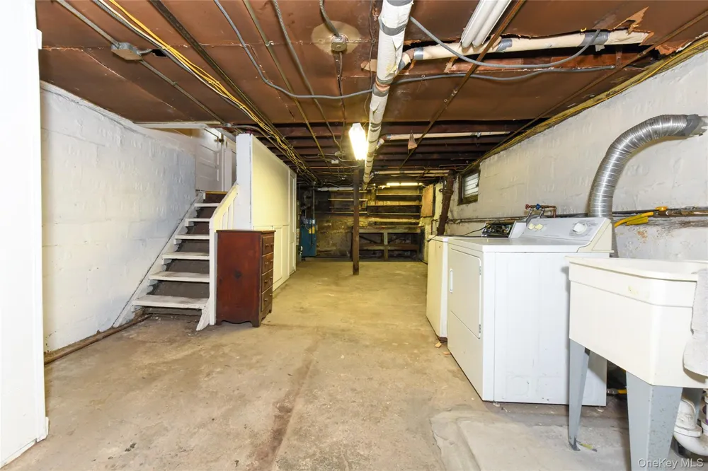 85-11 Sutter Avenue Ozone Park, NY 11417