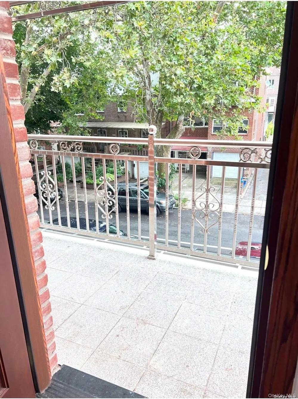 34-26 75th Street #2R Flushing, NY 11372