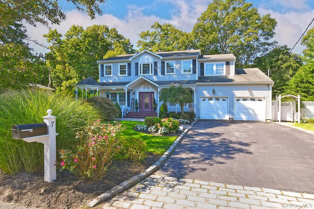 7 Ona Avenue Dix Hills, NY 11746