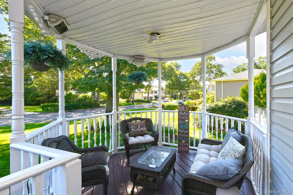 7 Ona Avenue Dix Hills, NY 11746