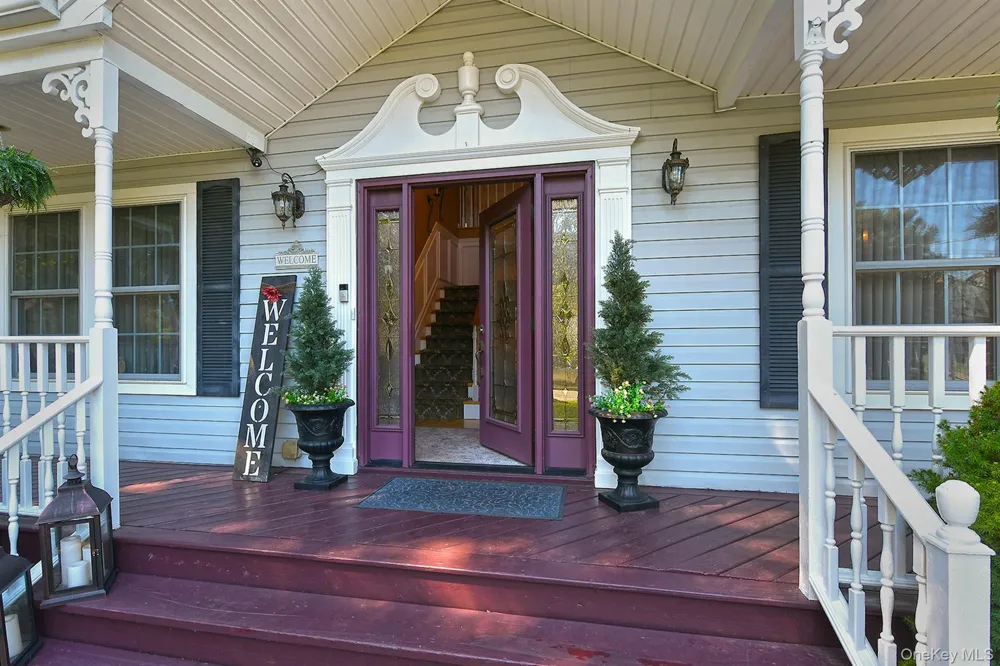 7 Ona Avenue Dix Hills, NY 11746