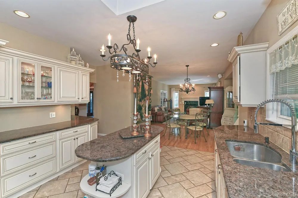 7 Ona Avenue Dix Hills, NY 11746