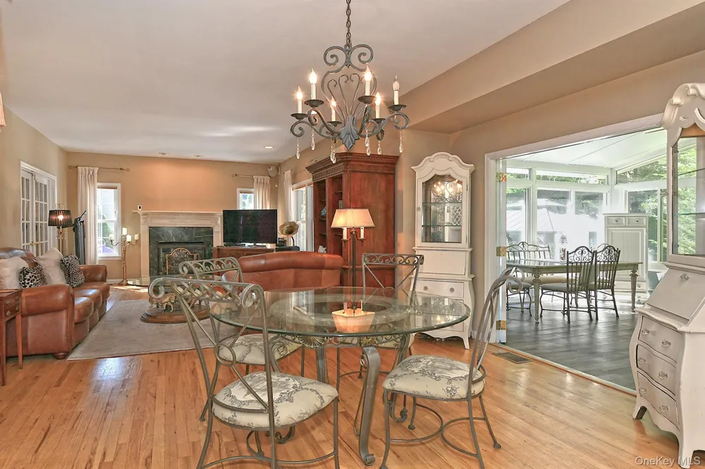 7 Ona Avenue Dix Hills, NY 11746