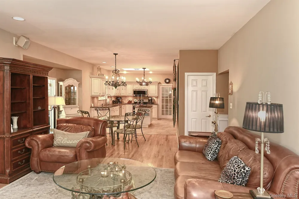7 Ona Avenue Dix Hills, NY 11746