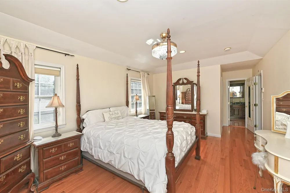 7 Ona Avenue Dix Hills, NY 11746