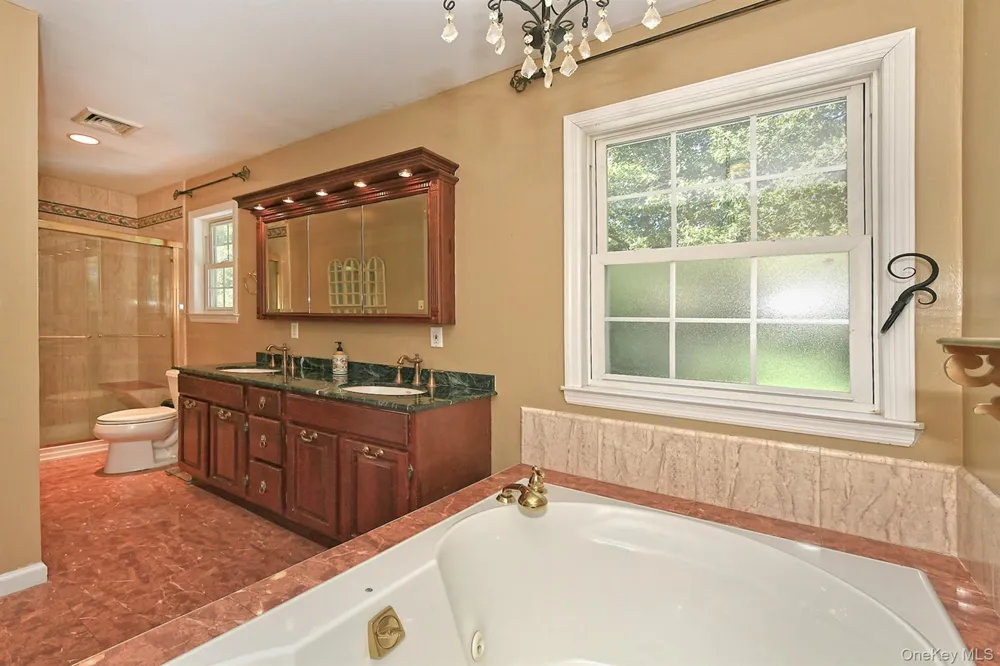 7 Ona Avenue Dix Hills, NY 11746