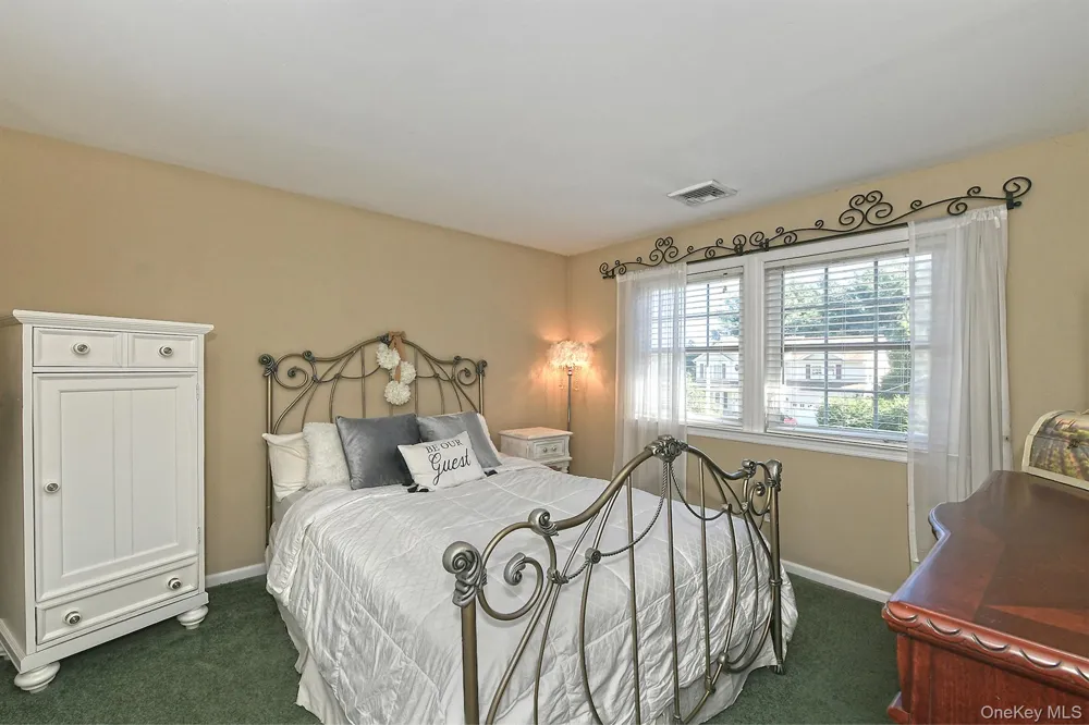 7 Ona Avenue Dix Hills, NY 11746
