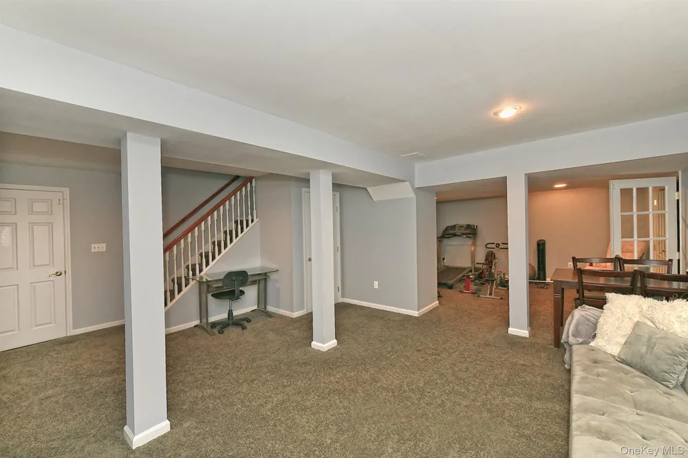 7 Ona Avenue Dix Hills, NY 11746