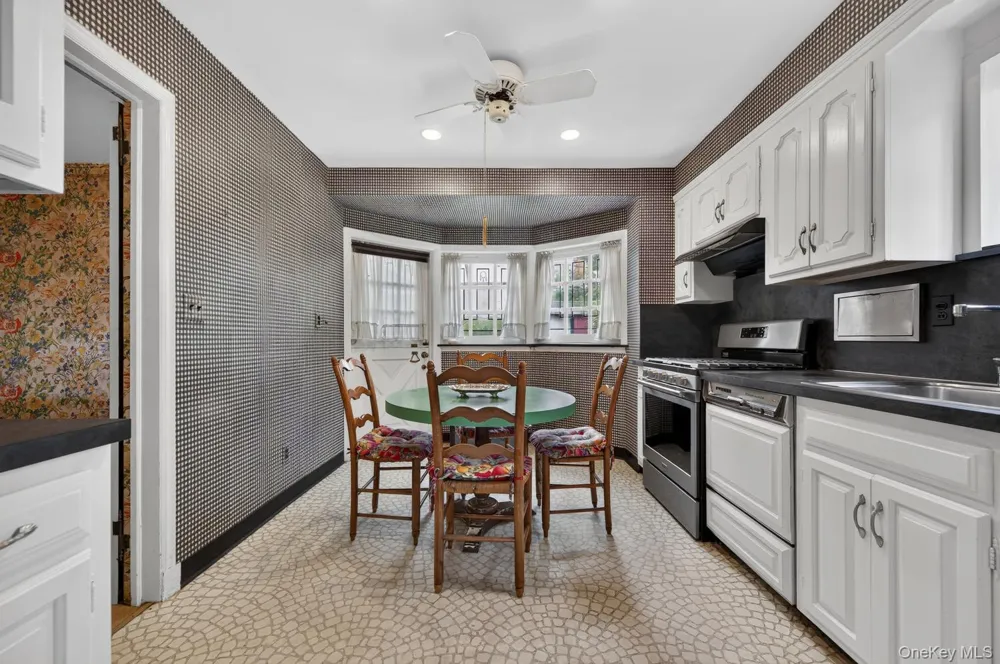 85-22 213th Street Hollis Hills, NY 11427