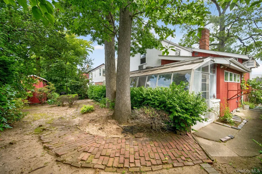 85-22 213th Street Hollis Hills, NY 11427