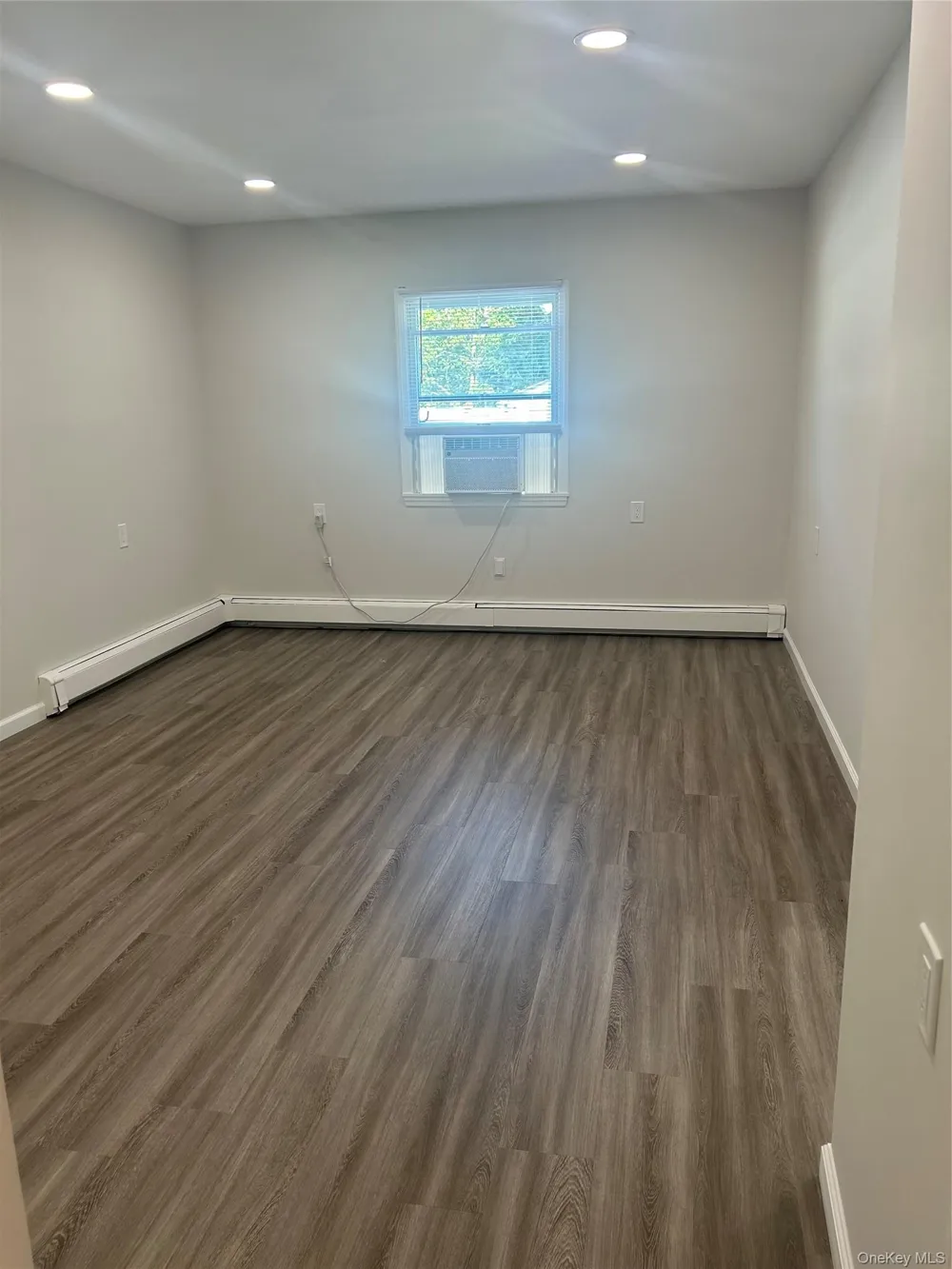 50 Willow Lane Lindenhurst, NY 11757