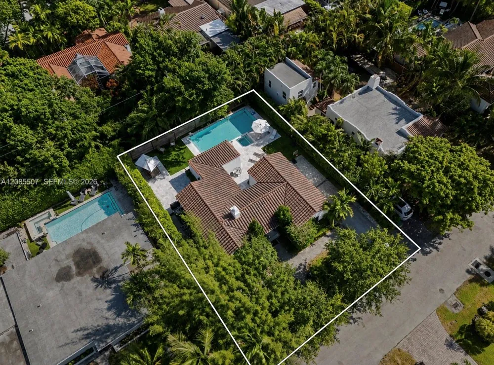 735 NE 72nd St Miami, FL 33138