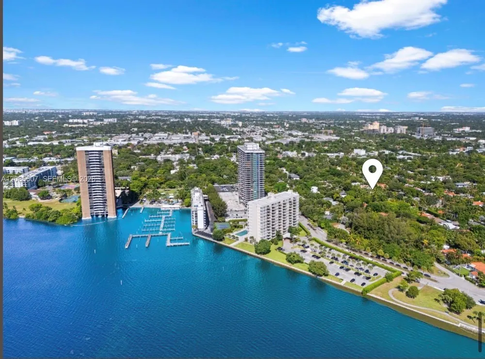 735 NE 72nd St Miami, FL 33138