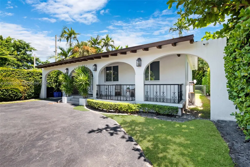 817 Tangier St Coral Gables, FL 33134