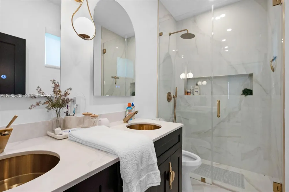 817 Tangier St Coral Gables, FL 33134