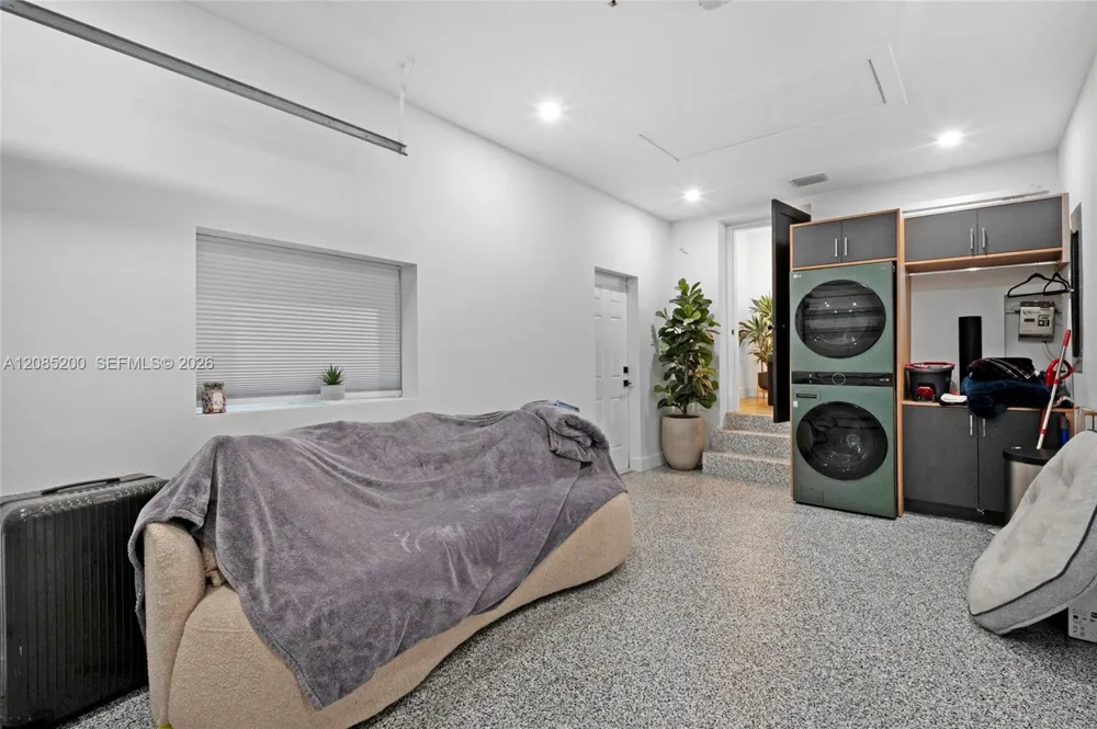 817 Tangier St Coral Gables, FL 33134