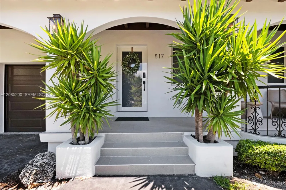 817 Tangier St Coral Gables, FL 33134