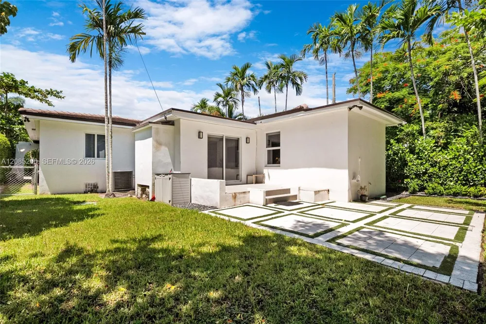 817 Tangier St Coral Gables, FL 33134
