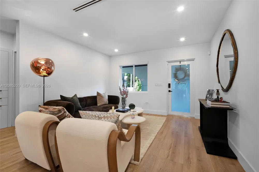 817 Tangier St Coral Gables, FL 33134