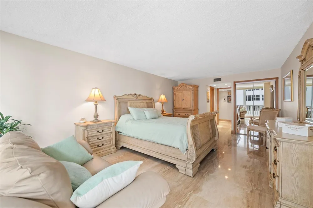 4020 Galt Ocean Drive #808 Fort Lauderdale, FL 33308