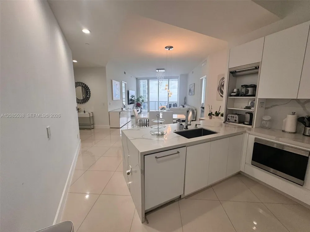 15901 Collins Ave #3403 Sunny Isles Beach, FL 33160
