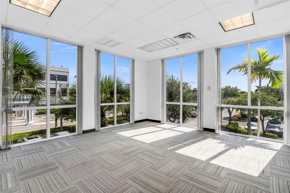2010 NW 150th Ave #208 Pembroke Pines, FL 33028