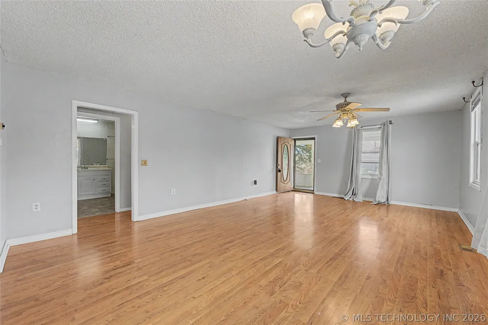 407 Main Street Sand Springs, OK 74063