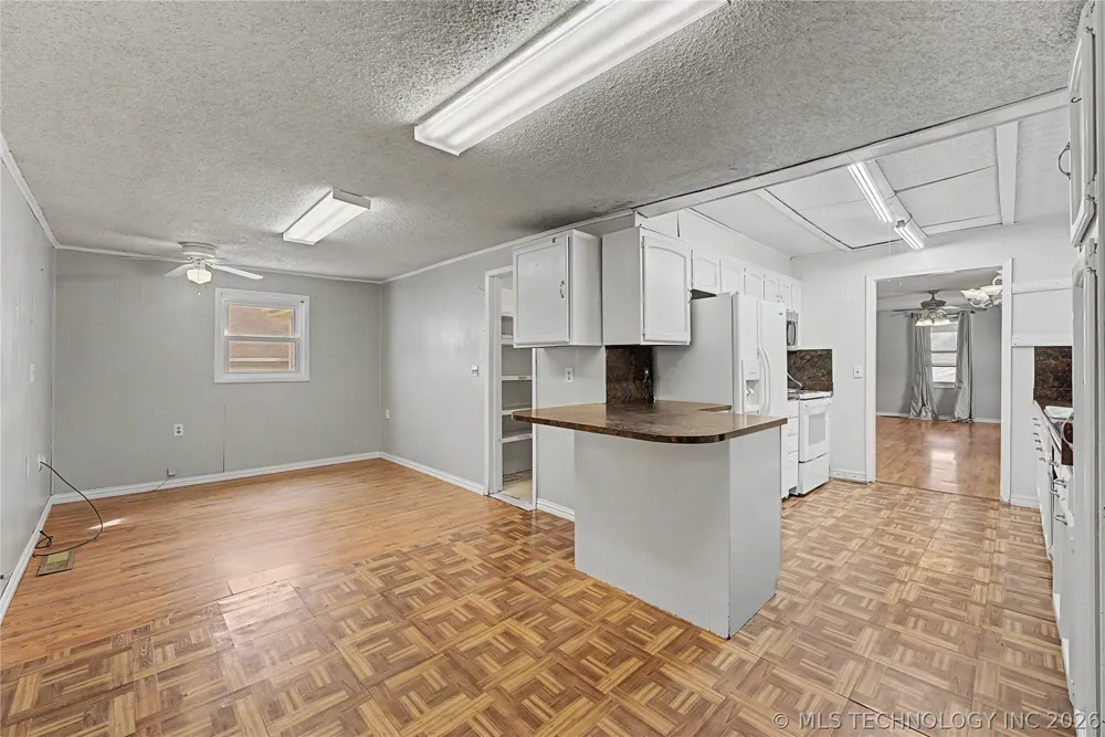 407 Main Street Sand Springs, OK 74063