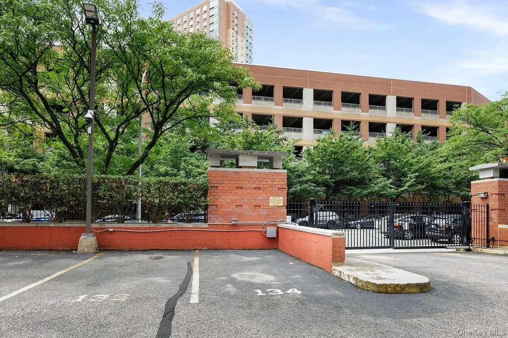 62-40 97th Place #2BC 97th Place ##2BC Rego Park, NY 11374