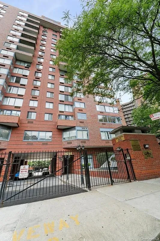 62-40 97th Place #2BC 97th Place ##2BC Rego Park, NY 11374