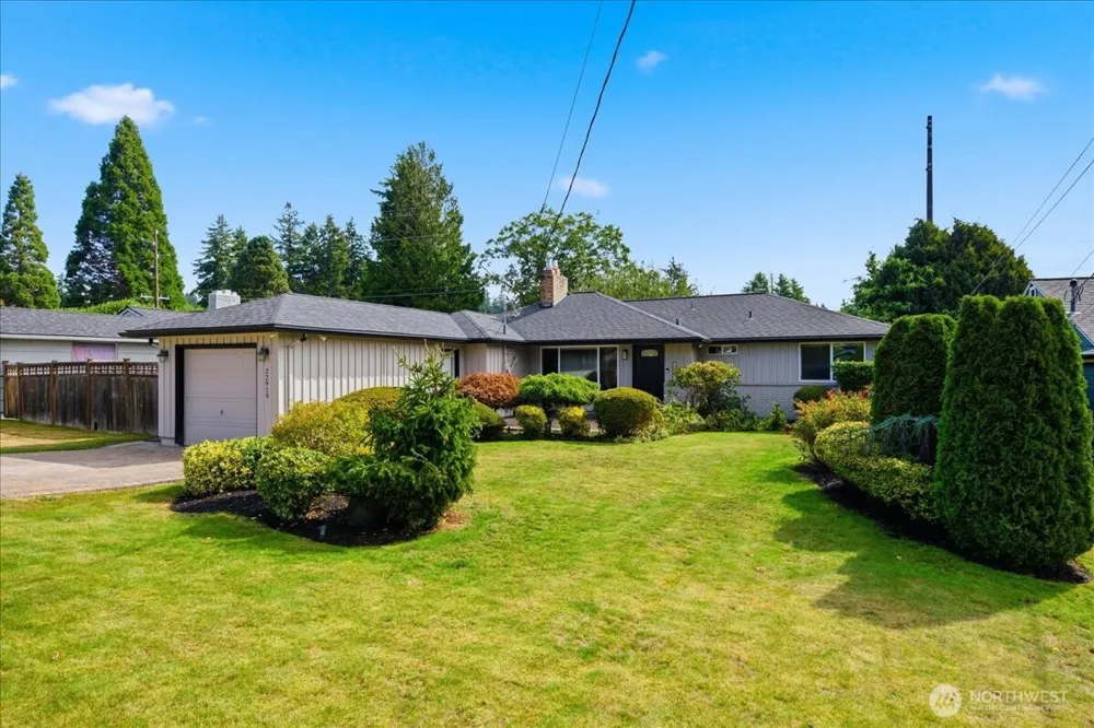 22919 74th Avenue W Edmonds, WA 98026