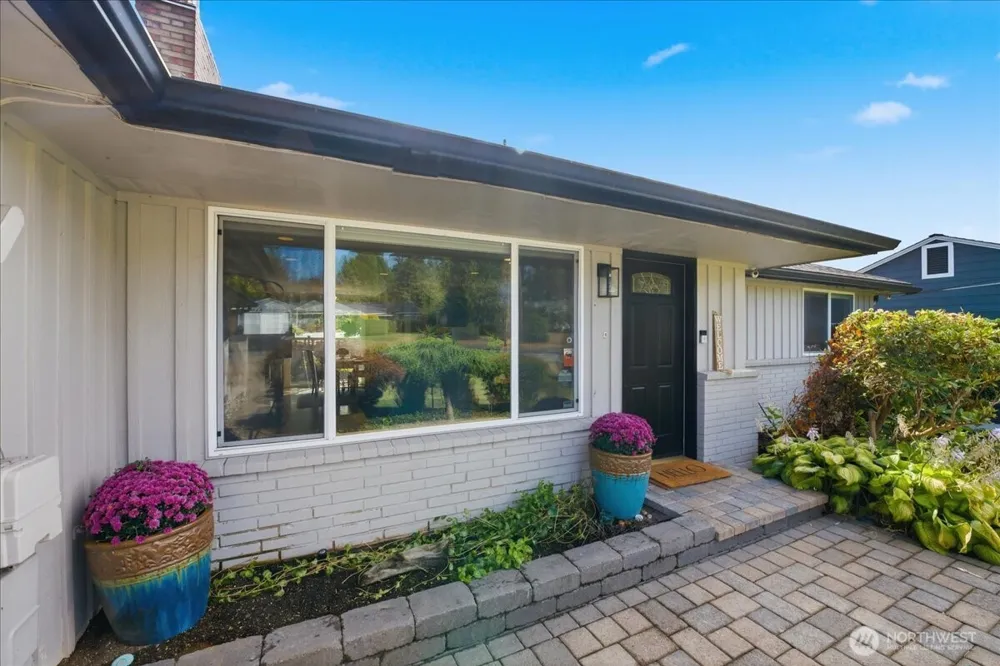 22919 74th Avenue W Edmonds, WA 98026