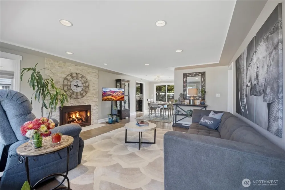 22919 74th Avenue W Edmonds, WA 98026