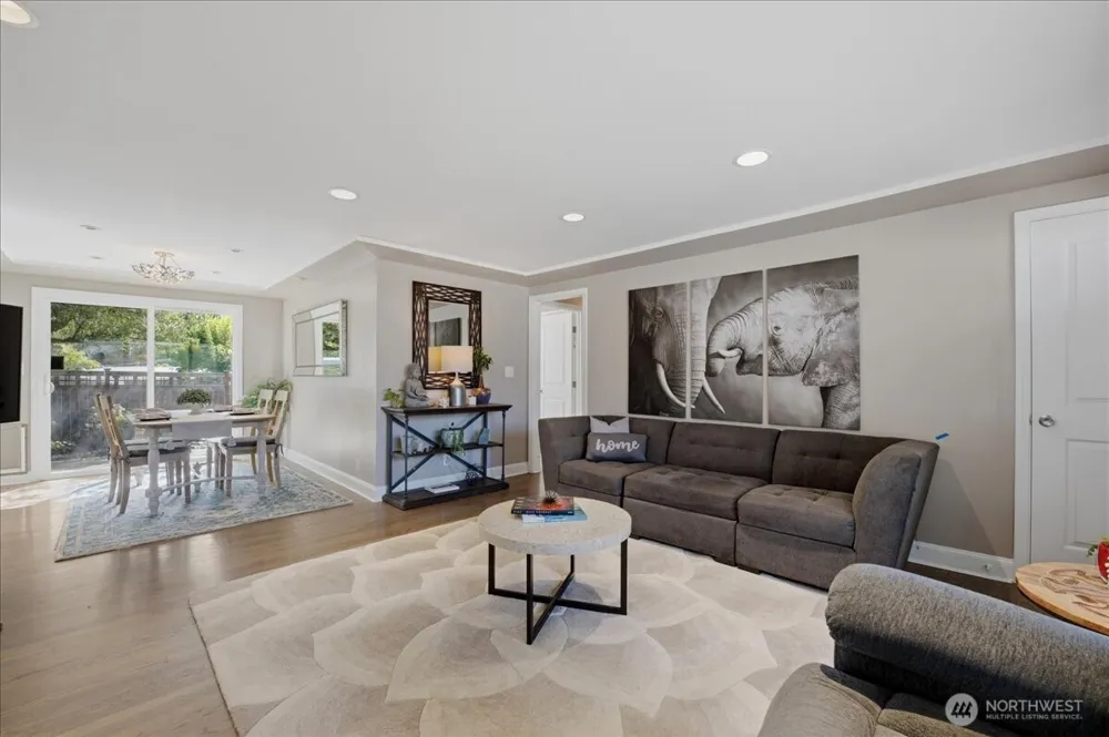 22919 74th Avenue W Edmonds, WA 98026