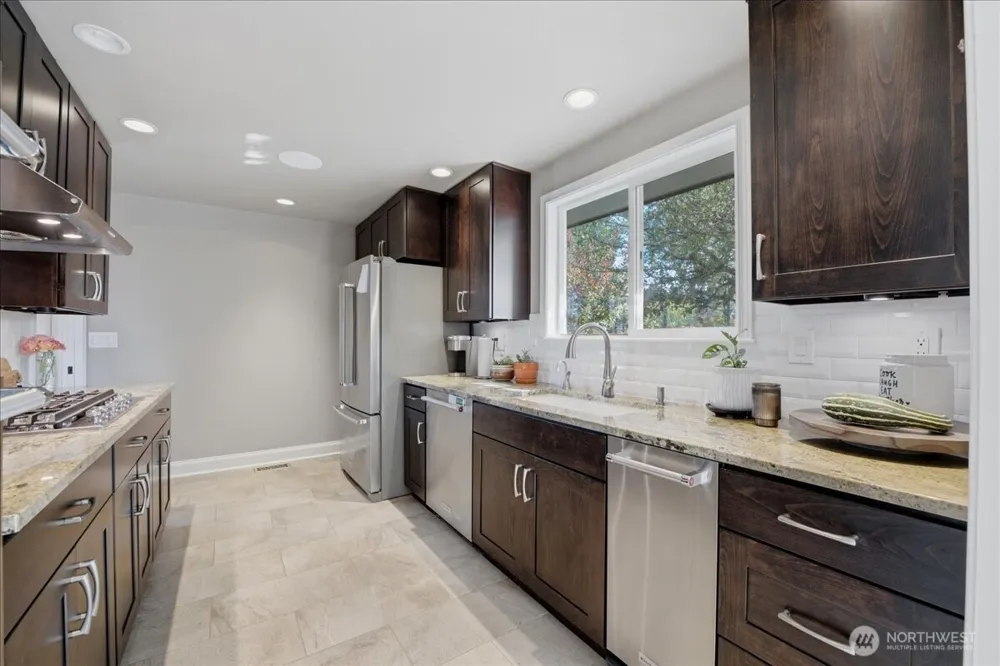 22919 74th Avenue W Edmonds, WA 98026