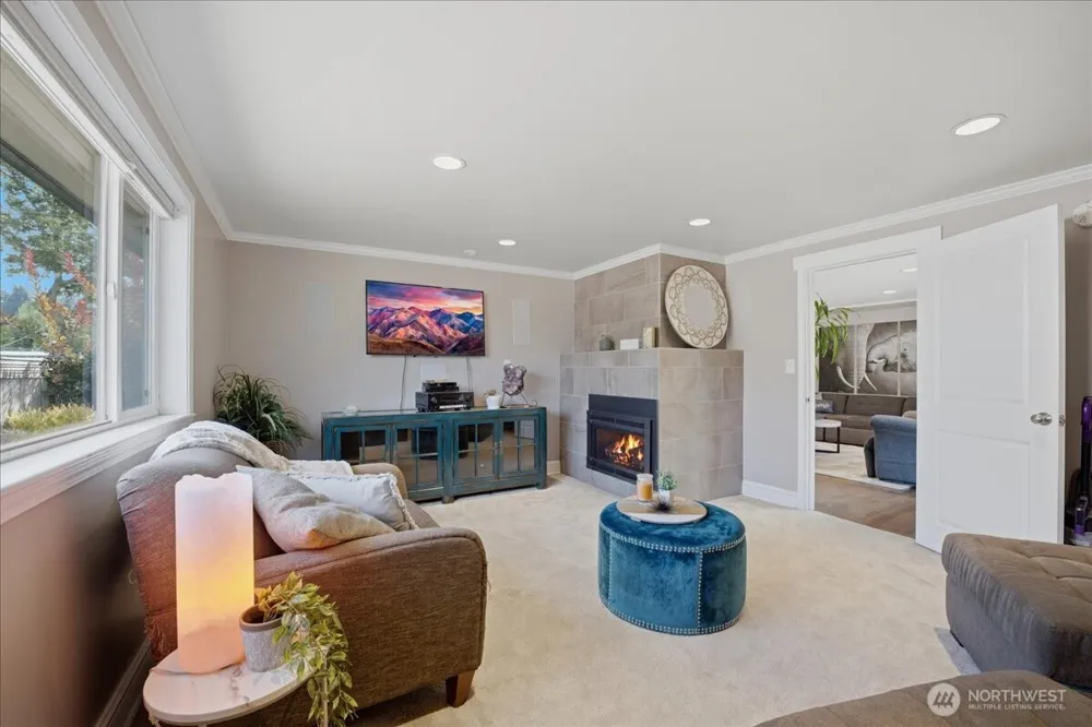 22919 74th Avenue W Edmonds, WA 98026