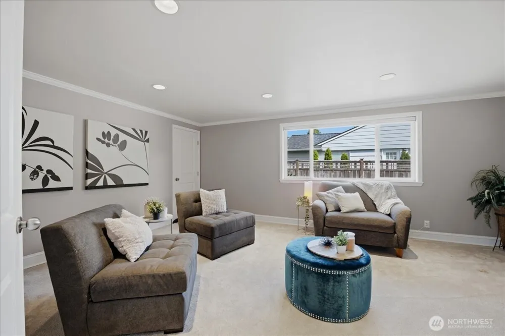 22919 74th Avenue W Edmonds, WA 98026