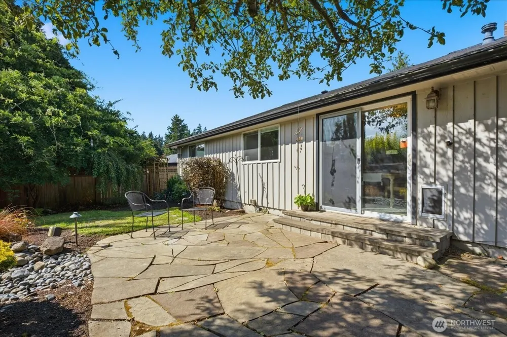 22919 74th Avenue W Edmonds, WA 98026