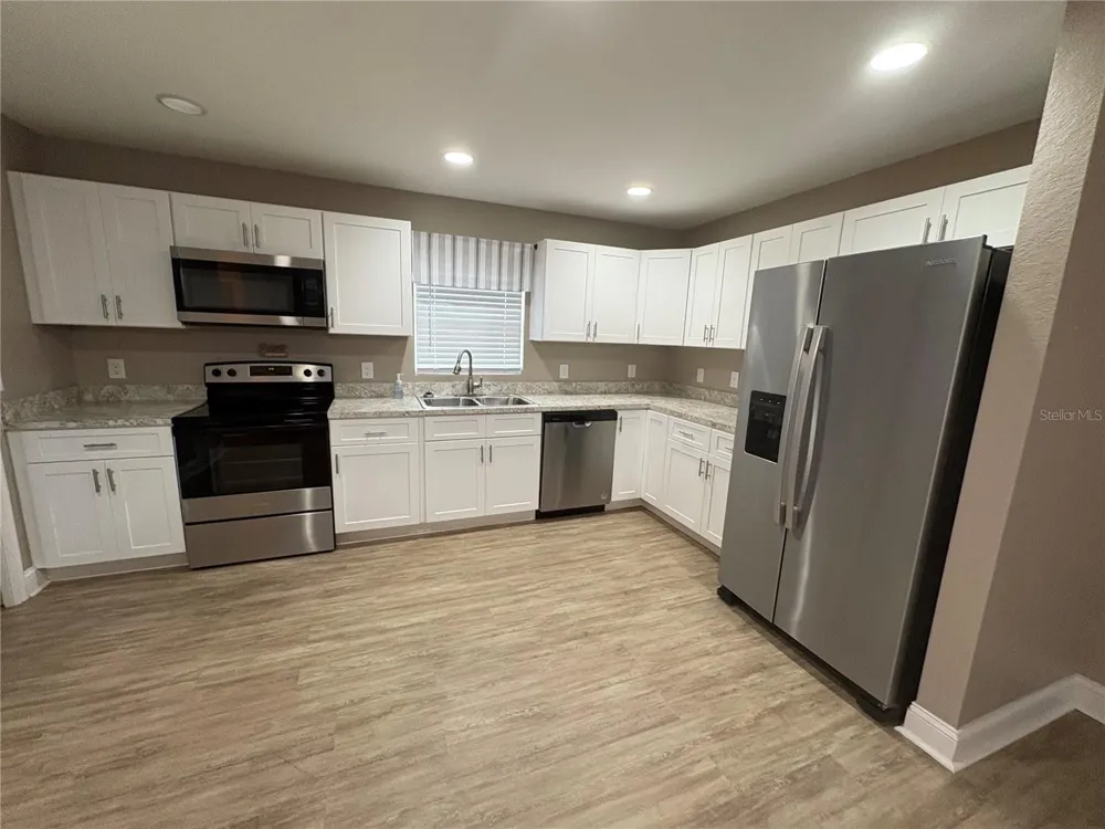 640 E GRAPEFRUIT AVENUE Lake Alfred, FL 33850